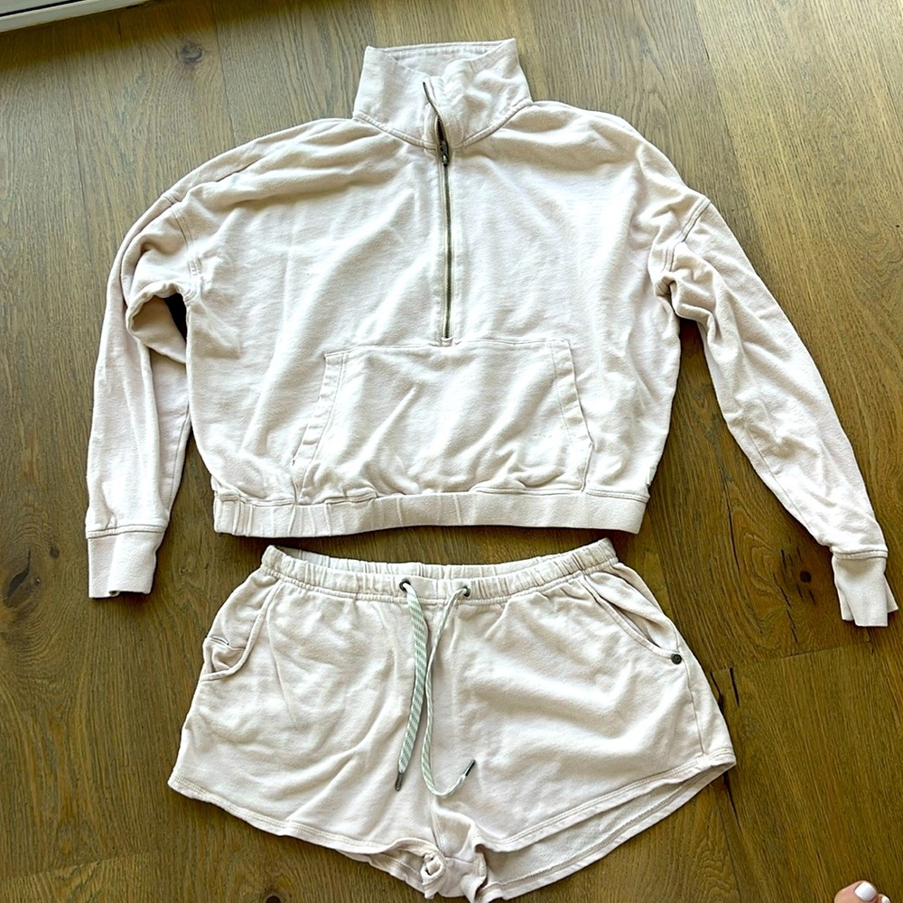 Vuori sweatshirt and shirt. Size medium